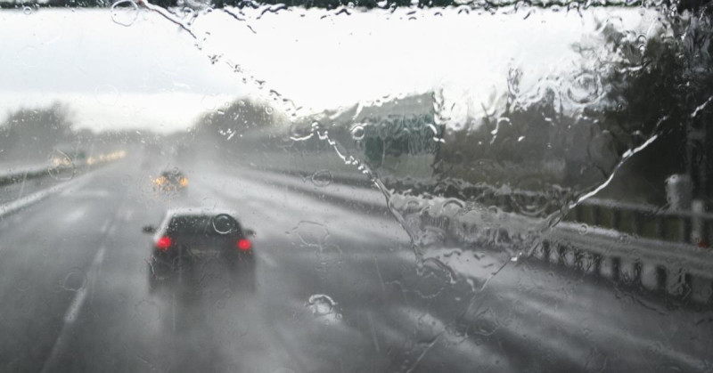 Comment conduire sous une forte pluie 