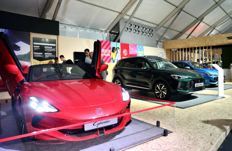 MG séduit les visiteurs du Salon du Véhicule Hybride et Electrique