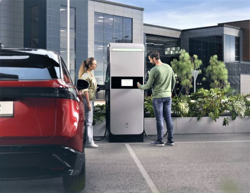 Vital Energy installe des bornes de recharges Wallbox pour Audi Maroc